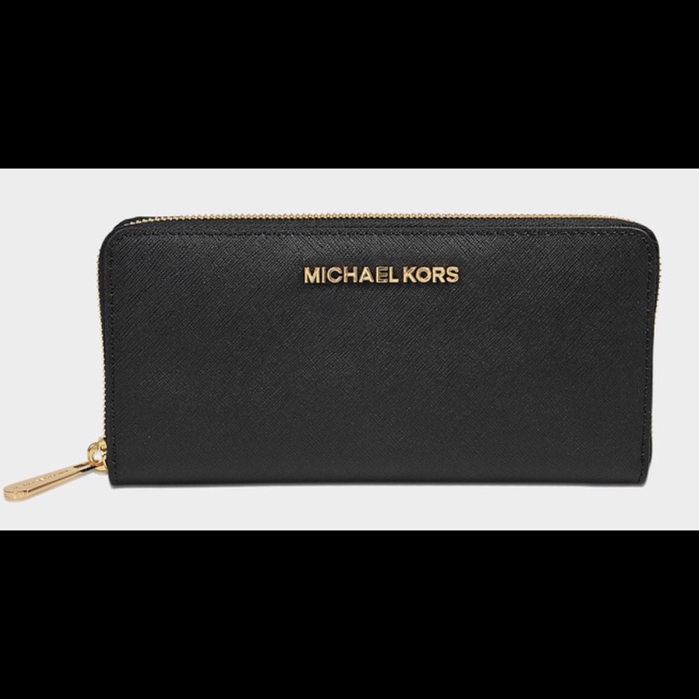 Michael Kors “Jet Set Travel” continental wallet